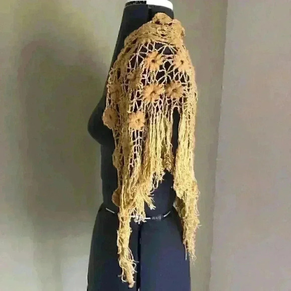 Vtg Wool nylon flower handcrochet mustard yellow shawl scarf - Picture 4 of 8